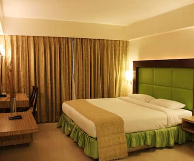 https://imgcld.yatra.com/ytimages/image/upload/t_hotel_yatra_city_desktop/v1403175910/Domestic Hotels/Hotels_Navi Mumbai/Hotel The Corporate/Overview.jpg